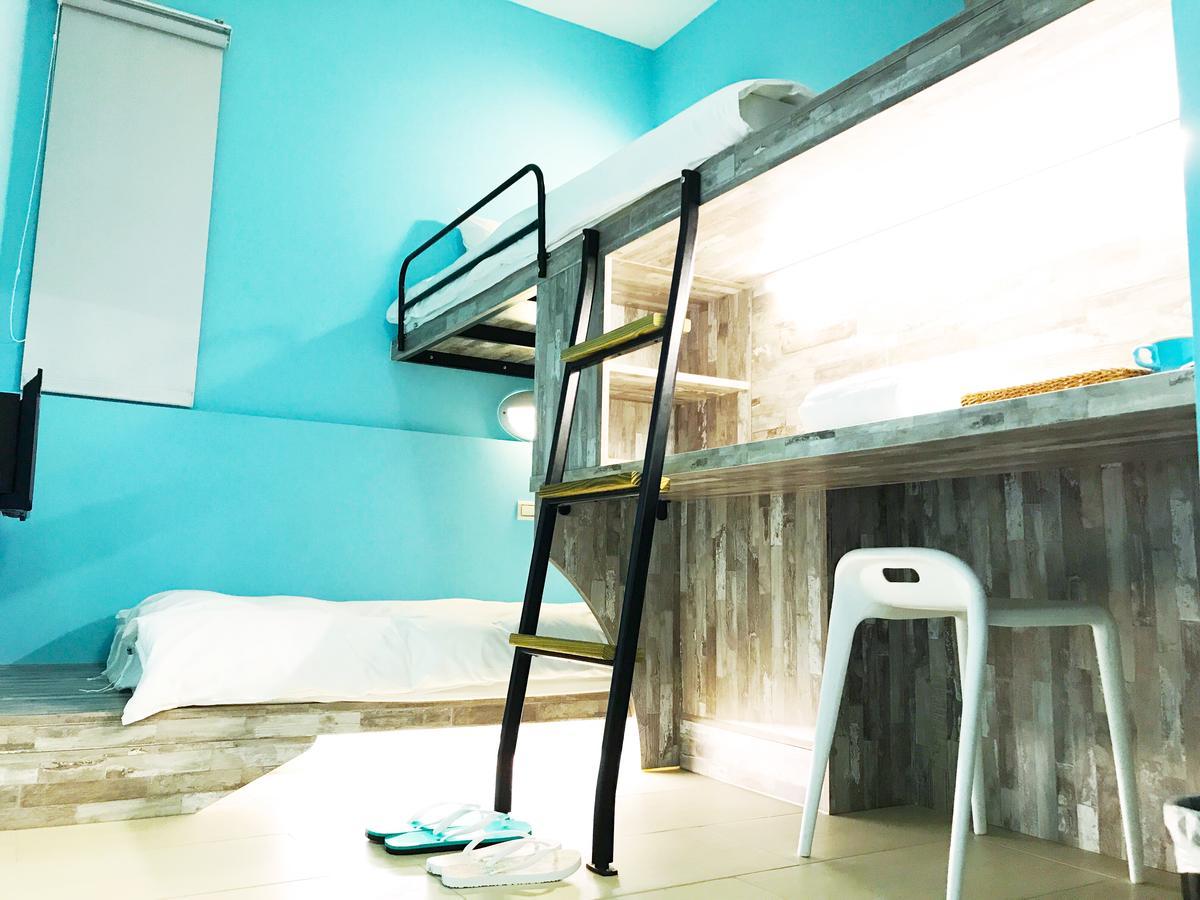 Divecube Hotel Taichung Bagian luar foto