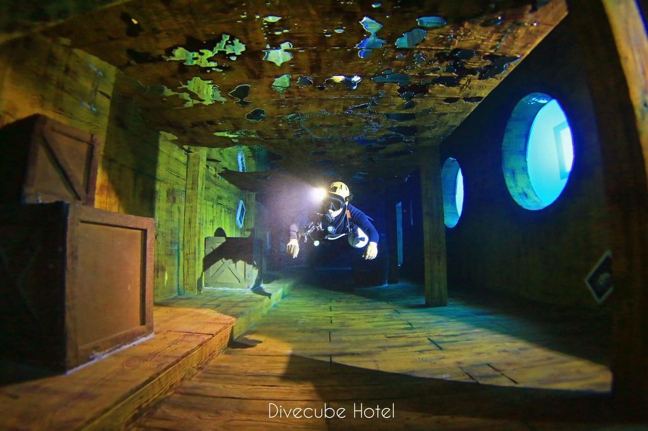 Divecube Hotel Taichung Bagian luar foto