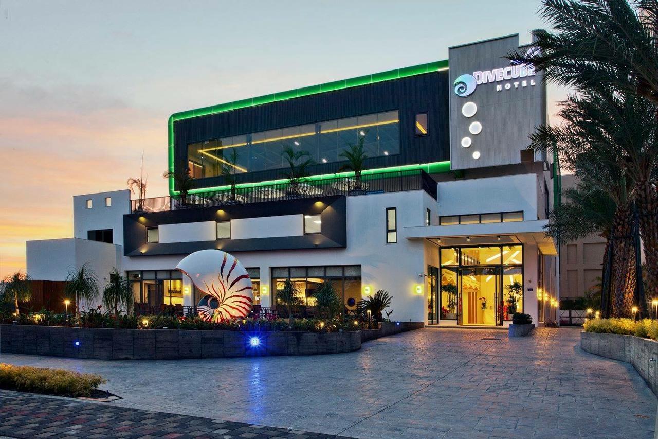 Divecube Hotel Taichung Bagian luar foto